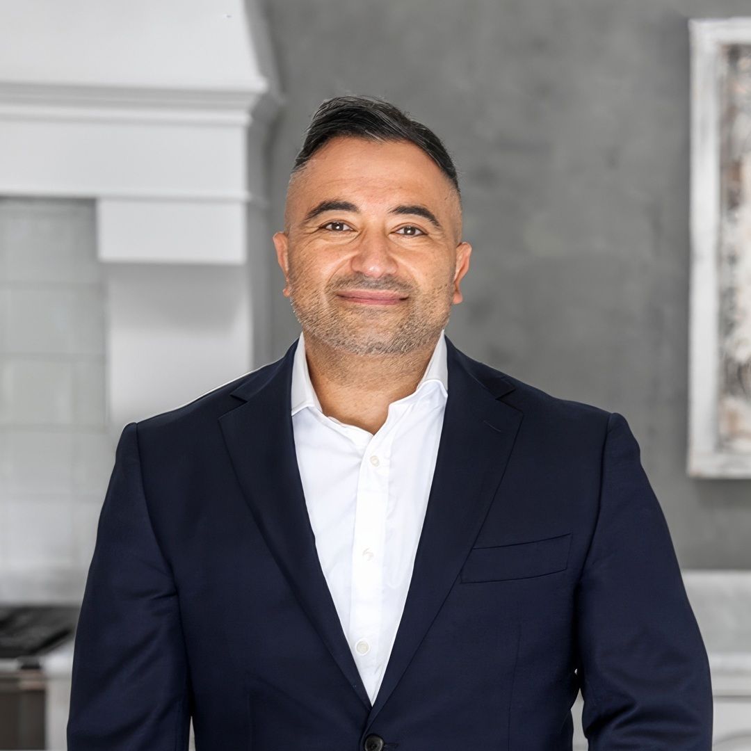 Ari Ozbenian